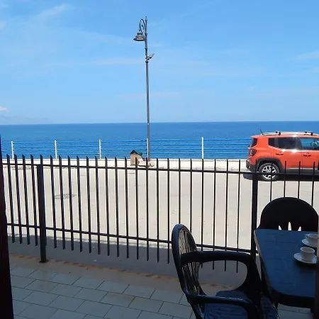 Apartman Casa Vacanze La Giara 2 *